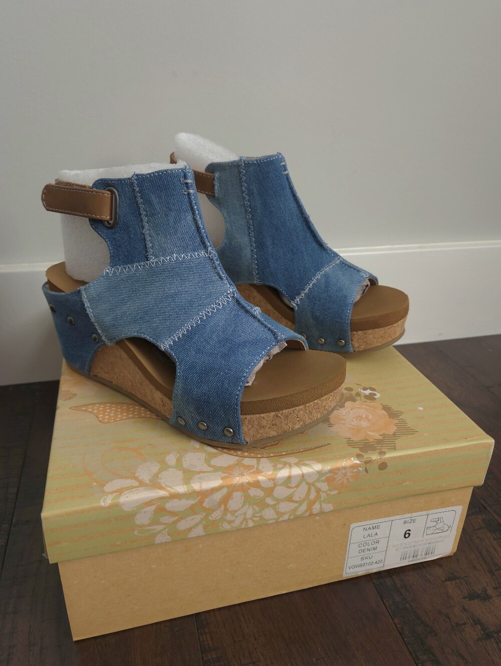 NWT. Womens Denim Blue Wedge Sandals. Size 6. #AH